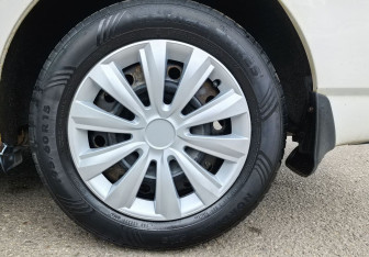 Подержанный автомобиль Toyota Corolla Sedan 2006 года (9 фото)