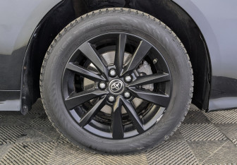 Подержанный автомобиль Toyota Corolla Sedan 2021 года (12 фото)