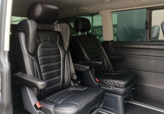 Подержанный автомобиль Volkswagen Multivan 2020 года (22 фото)