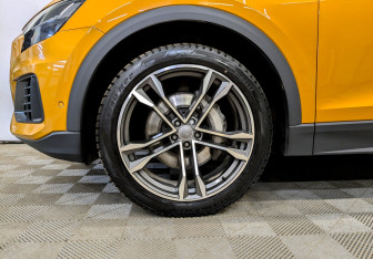 Подержанный автомобиль Audi Q8 2019 года (17 фото)