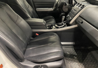 Подержанный автомобиль Mazda CX-7 2011 года (9 фото)