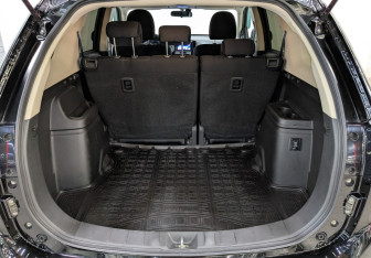 Подержанный автомобиль Mitsubishi Outlander 2019 года (10 фото)