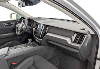 Подержанный автомобиль Volvo XC60 2019 года (11 фото)