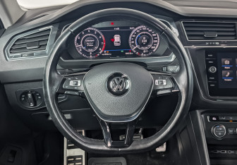 Подержанный автомобиль Volkswagen Tiguan 2018 года (22 фото)
