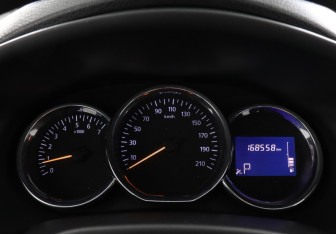 Подержанный автомобиль Renault Logan Sedan 2017 года (7 фото)