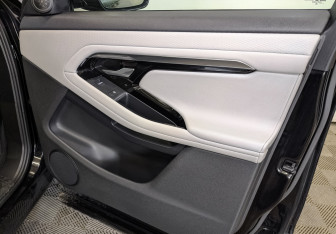 Подержанный автомобиль Land Rover Range Rover Evoque 2020 года (25 фото)