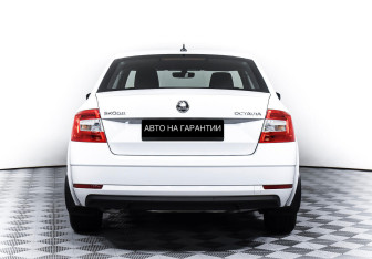 Подержанный автомобиль Skoda Octavia Liftback 2018 года (4 фото)