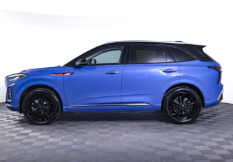 Подержанный автомобиль Hongqi HS3 2025 года (8 фото)