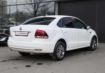 Подержанный автомобиль Volkswagen Polo Sedan 2019 года (4 фото)