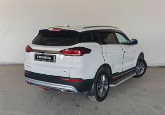 Подержанный автомобиль Geely Atlas Pro 2022 года (5 фото)