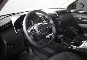 Подержанный автомобиль Hyundai Tucson 2022 года (8 фото)