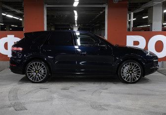 Подержанный автомобиль Porsche Cayenne 2018 года (4 фото)