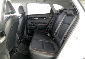 Подержанный автомобиль Kia Seltos 2024 года (8 фото)