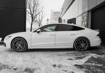 Подержанный автомобиль Audi A7 2018 года (39 фото)