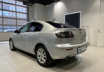 Подержанный автомобиль Mazda 3 Sedan 2007 года (5 фото)