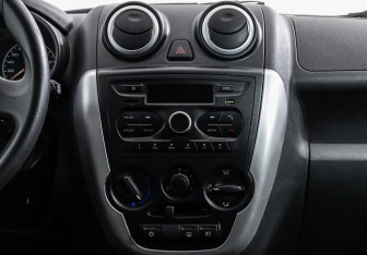 Подержанный автомобиль LADA (ВАЗ) Granta Sedan 2017 года (10 фото)