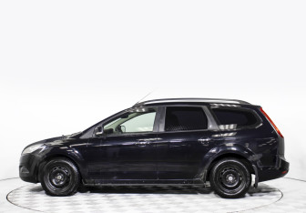 Подержанный автомобиль Ford Focus Wagon 2008 года (8 фото)