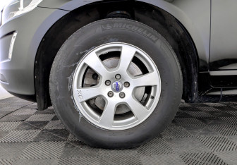Подержанный автомобиль Volvo XC60 2015 года (18 фото)