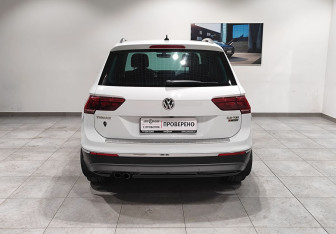 Подержанный автомобиль Volkswagen Tiguan 2017 года (6 фото)