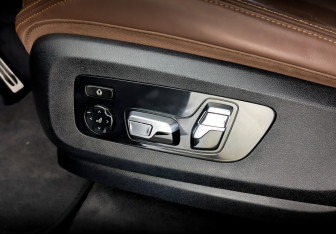 Подержанный автомобиль BMW X7 2021 года (20 фото)