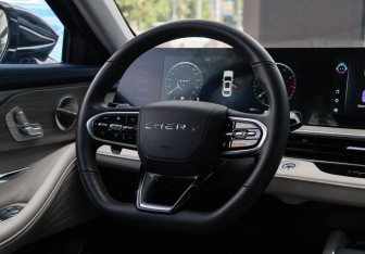 Подержанный автомобиль Chery Arrizo 8 2023 года (11 фото)