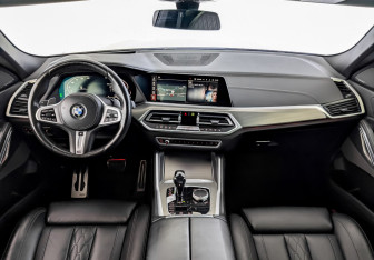 Подержанный автомобиль BMW X6 2020 года (14 фото)