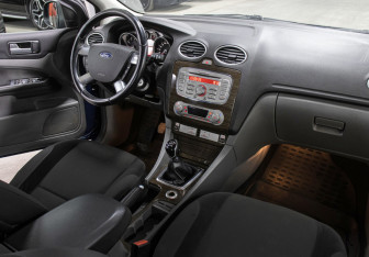 Подержанный автомобиль Ford Focus Sedan 2008 года (11 фото)