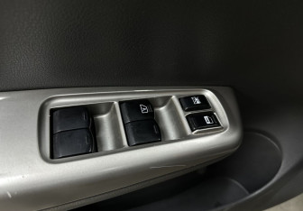 Подержанный автомобиль Subaru Impreza Hatchback 2008 года (15 фото)