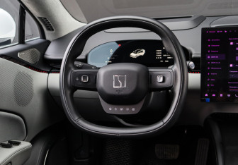 Подержанный автомобиль Zeekr 007 2024 года (15 фото)