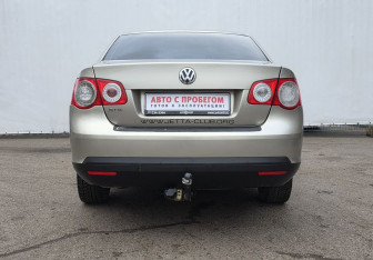 Подержанный автомобиль Volkswagen Jetta Sedan 2008 года (6 фото)