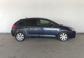Подержанный автомобиль Citroen C4 Hatchback 2010 года (8 фото)