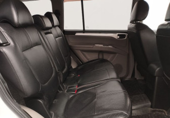 Подержанный автомобиль Mitsubishi Pajero Sport 2013 года (11 фото)