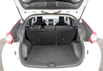 Подержанный автомобиль Mitsubishi Eclipse Cross 2022 года (10 фото)