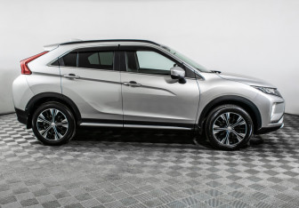 Подержанный автомобиль Mitsubishi Eclipse Cross 2019 года (4 фото)