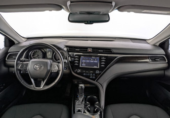 Подержанный автомобиль Toyota Camry Sedan 2021 года (14 фото)