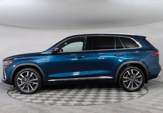Подержанный автомобиль Geely Monjaro 2024 года (8 фото)