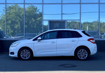 Подержанный автомобиль Citroen C4 Hatchback 2012 года (8 фото)