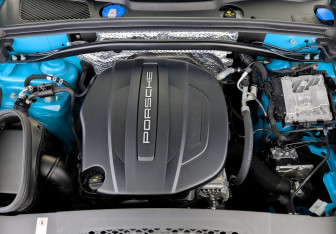 Подержанный автомобиль Porsche Macan 2020 года (9 фото)