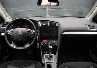 Подержанный автомобиль Citroen C4 Sedan 2013 года (9 фото)
