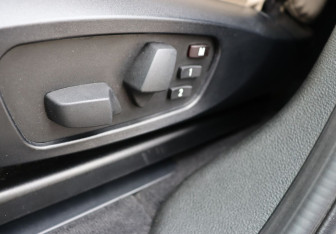 Подержанный автомобиль BMW X3 2012 года (12 фото)