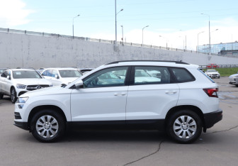 Подержанный автомобиль Skoda Karoq 2022 года (8 фото)