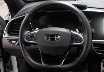 Подержанный автомобиль Geely Tugella 2022 года (17 фото)