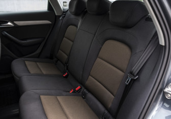 Подержанный автомобиль Audi Q3 2013 года (15 фото)
