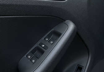 Подержанный автомобиль Volkswagen Jetta Sedan 2014 года (16 фото)