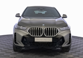 Подержанный автомобиль BMW X6 2023 года (2 фото)