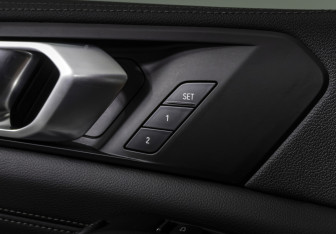 Подержанный автомобиль BMW X5 2022 года (19 фото)