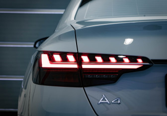 Подержанный автомобиль Audi A4 Sedan 2021 года (38 фото)