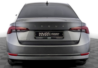 Подержанный автомобиль Skoda Octavia Liftback 2021 года (6 фото)