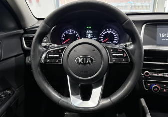 Подержанный автомобиль Kia Optima Sedan 2020 года (14 фото)
