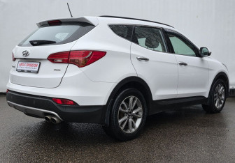Подержанный автомобиль Hyundai Santa Fe 2014 года (5 фото)